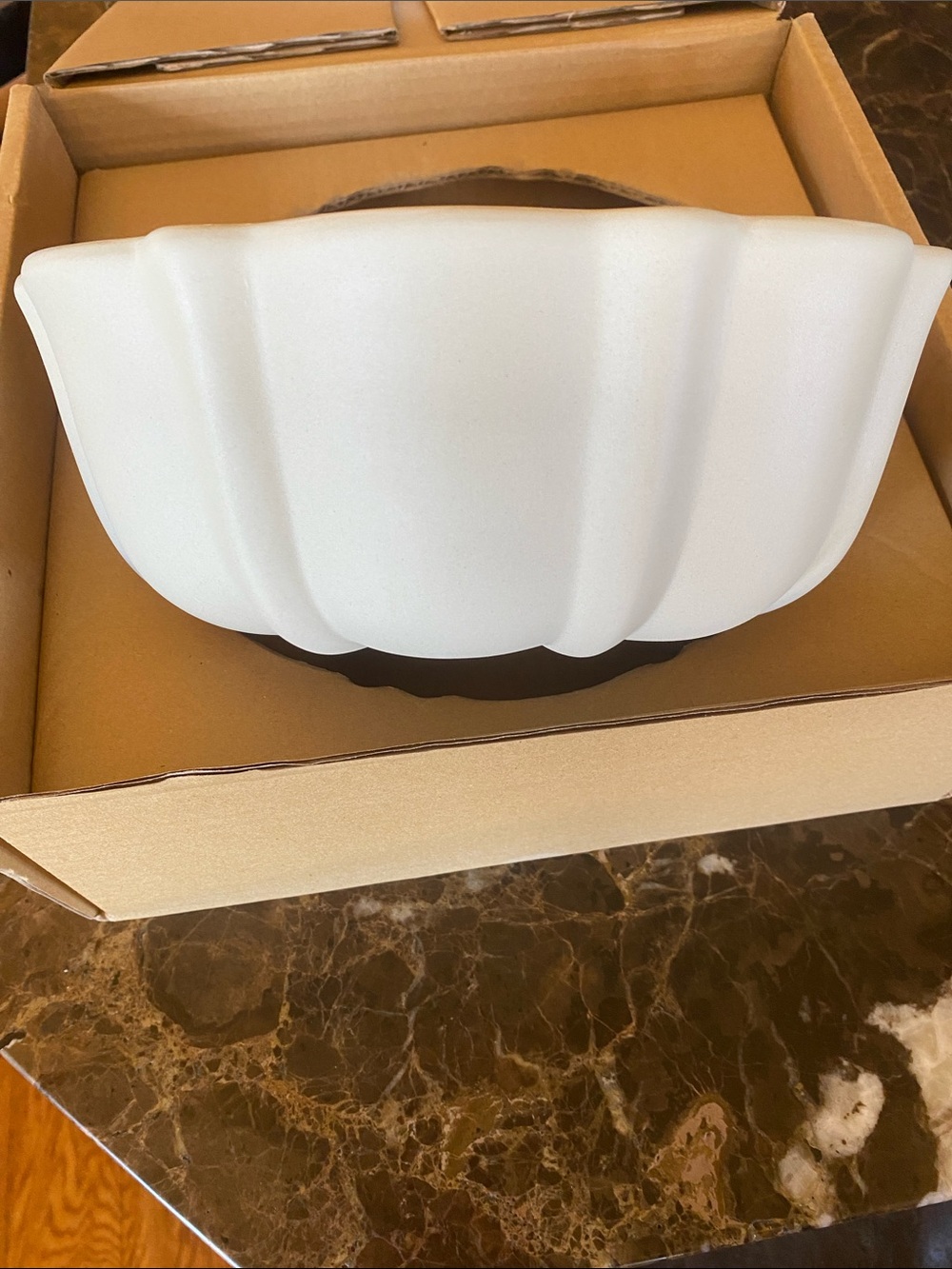 Longaberger Ivory / White Ceramic Bundt Cake Pan - Picture 2 of 5